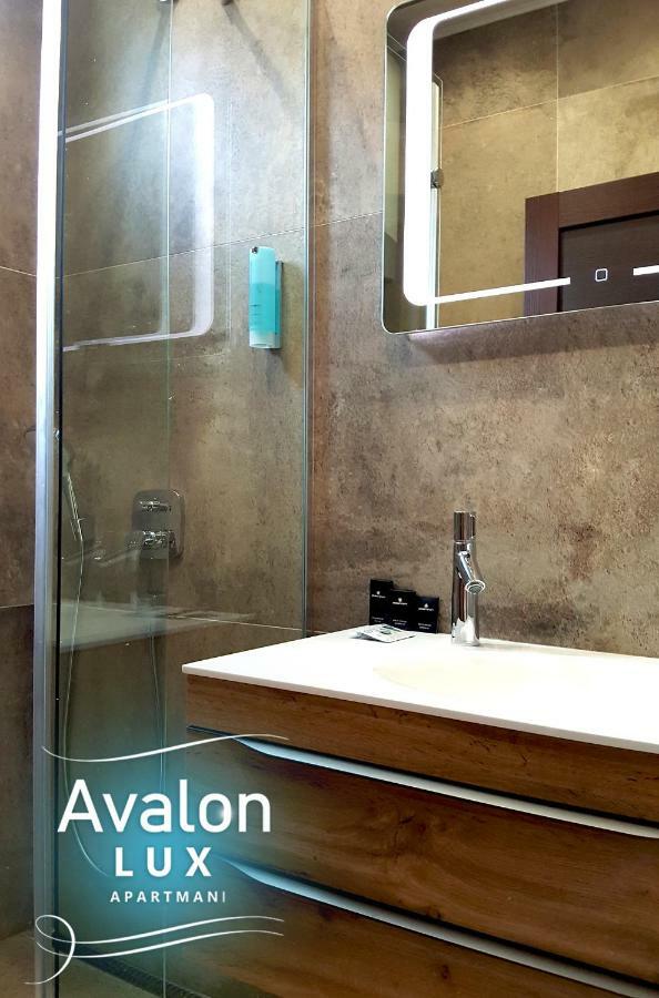 Avalon Lux Studio Apartment Novi Sad Eksteriør billede