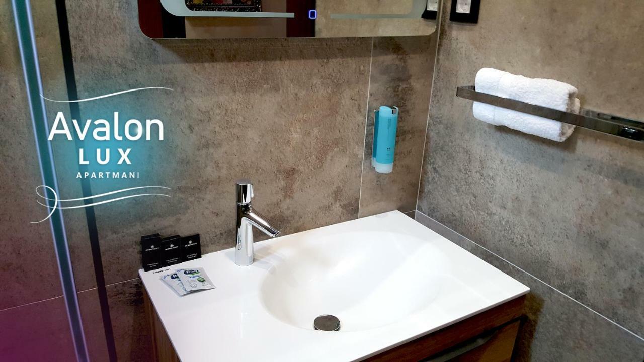 Avalon Lux Studio Apartment Novi Sad Eksteriør billede